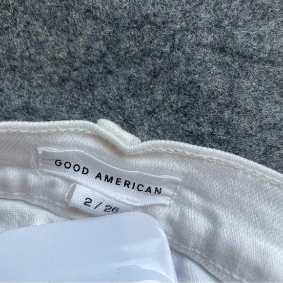 Good AMERICAN Good '90s Short in White size 2/26 new - Picture 14 of 14